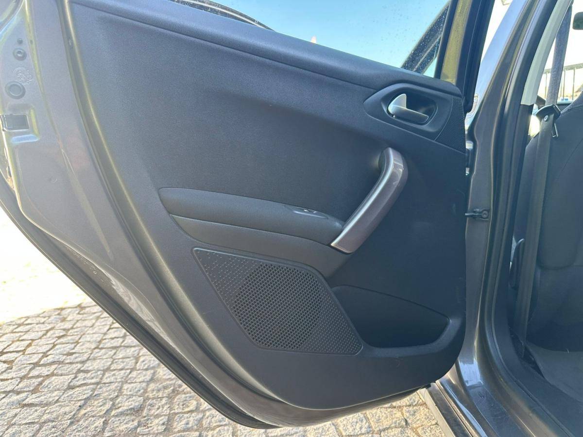 peugeot-2008-2014-gasolina-1199cc