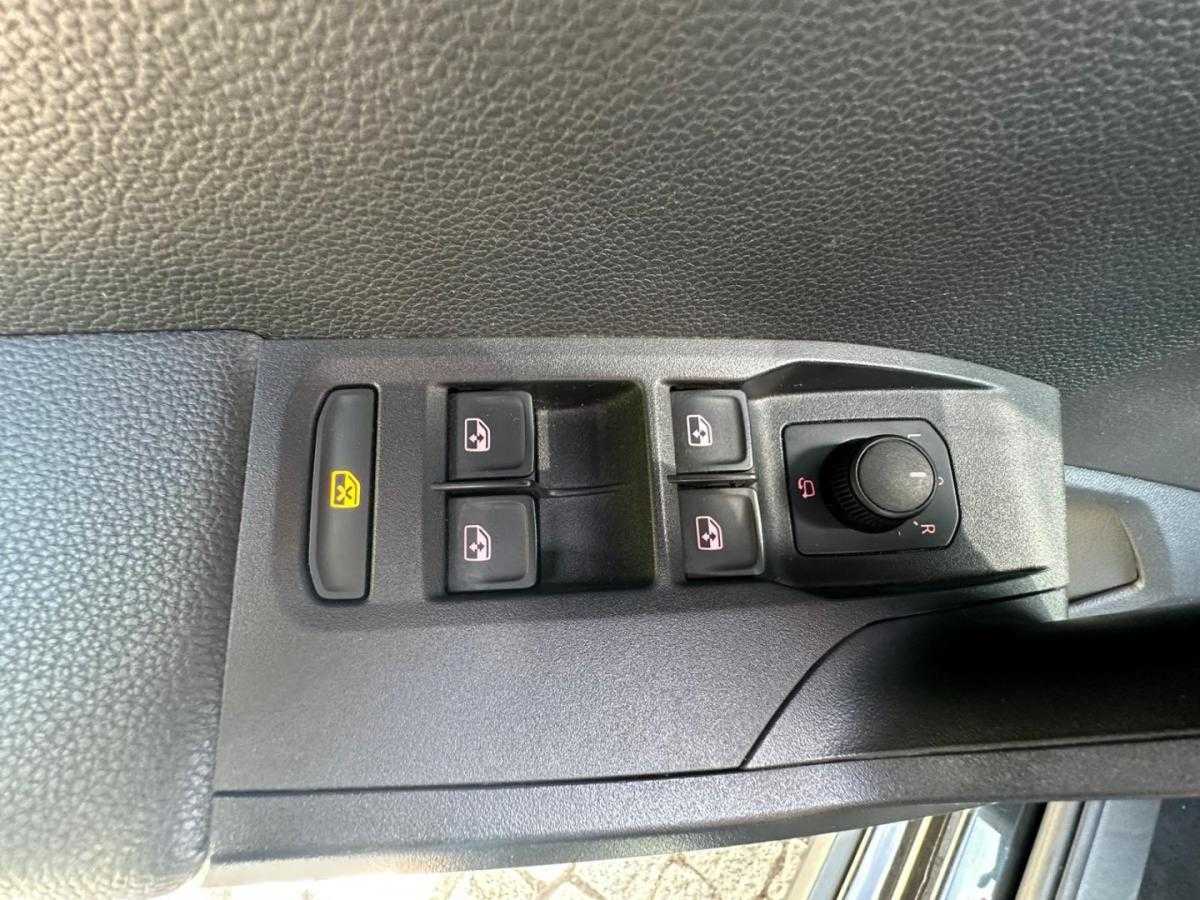seat-arona-2023-gasolina-999cc