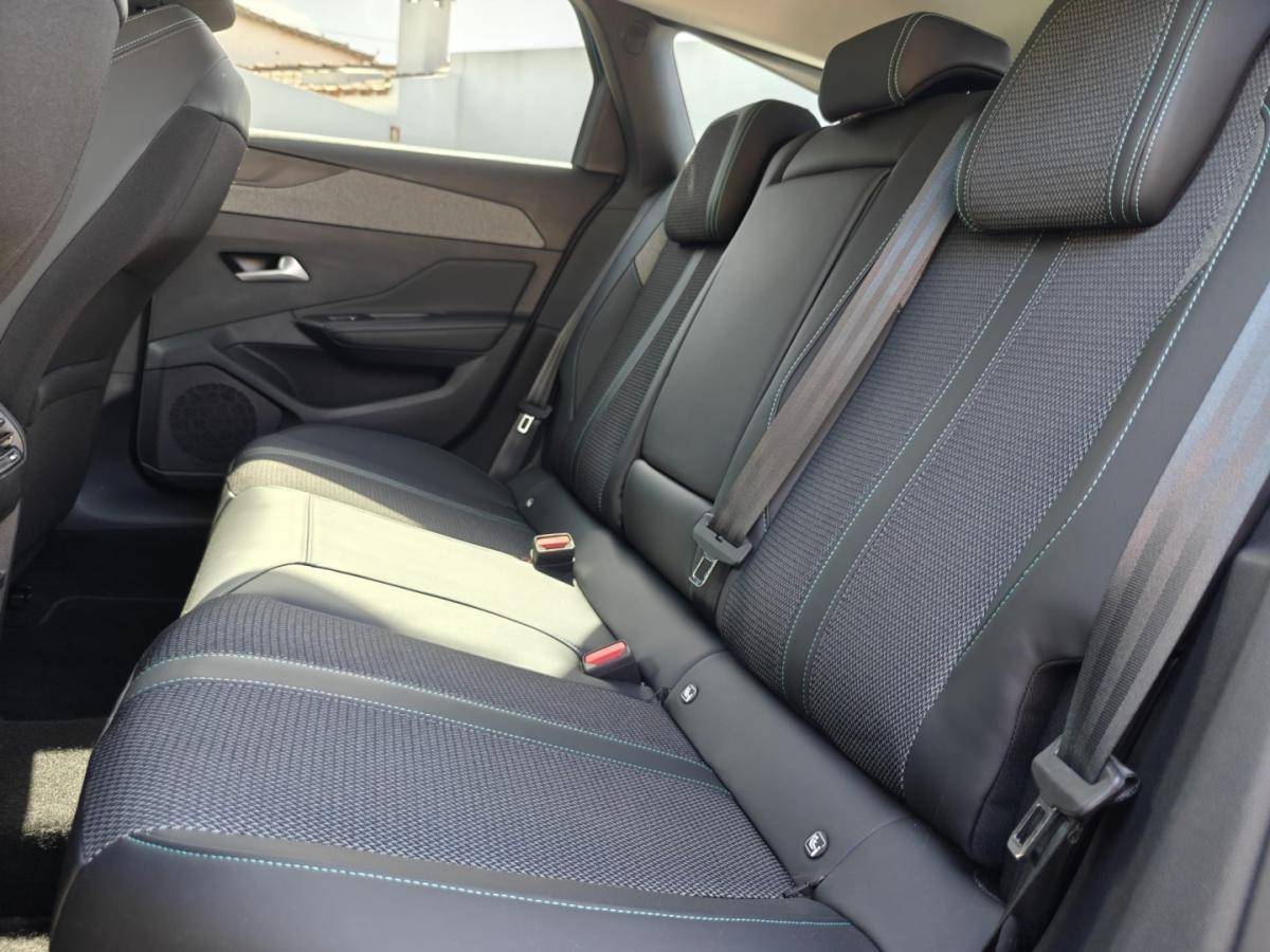 peugeot-308-sw-2023-gasolina-1199cc