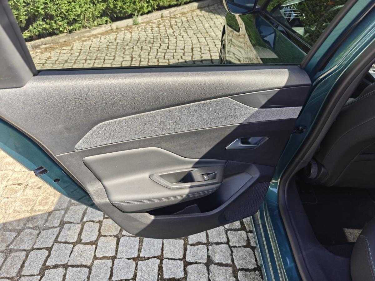 peugeot-308-sw-2023-gasolina-1199cc