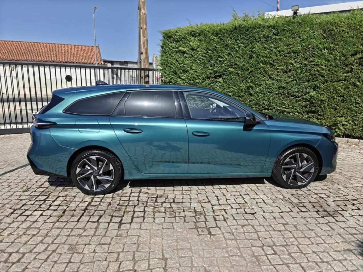 peugeot-308-sw-2023-gasolina-1199cc