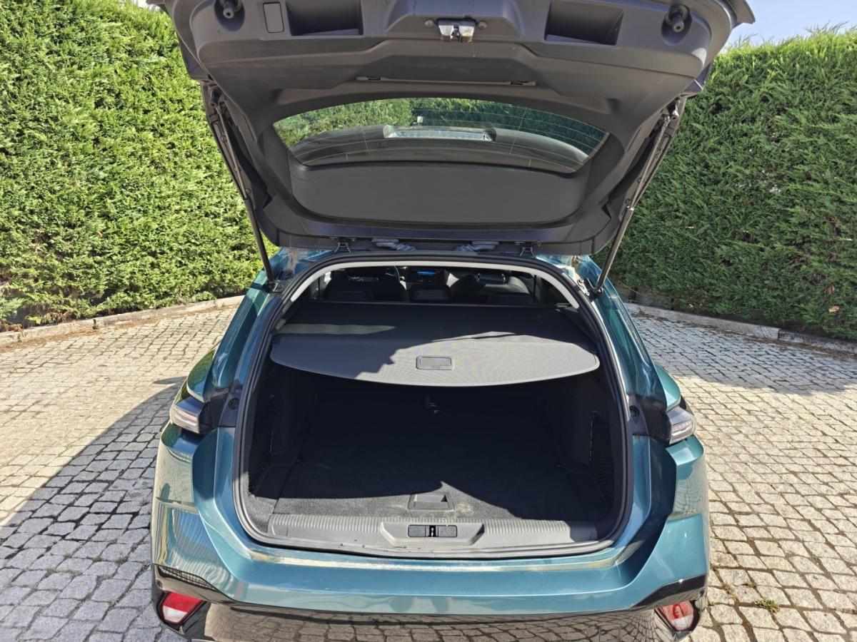 peugeot-308-sw-2023-gasolina-1199cc