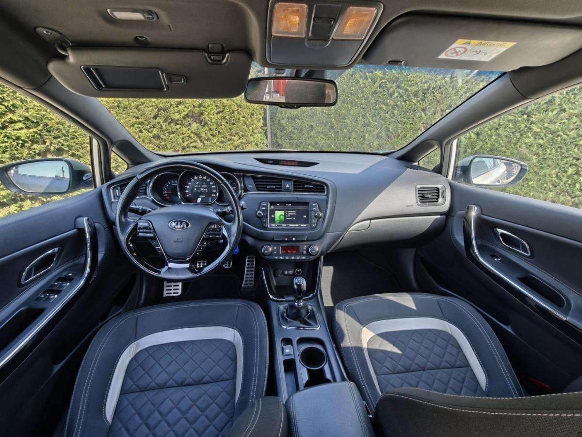 kia-ceed-sw-2016-diesel-1582cc