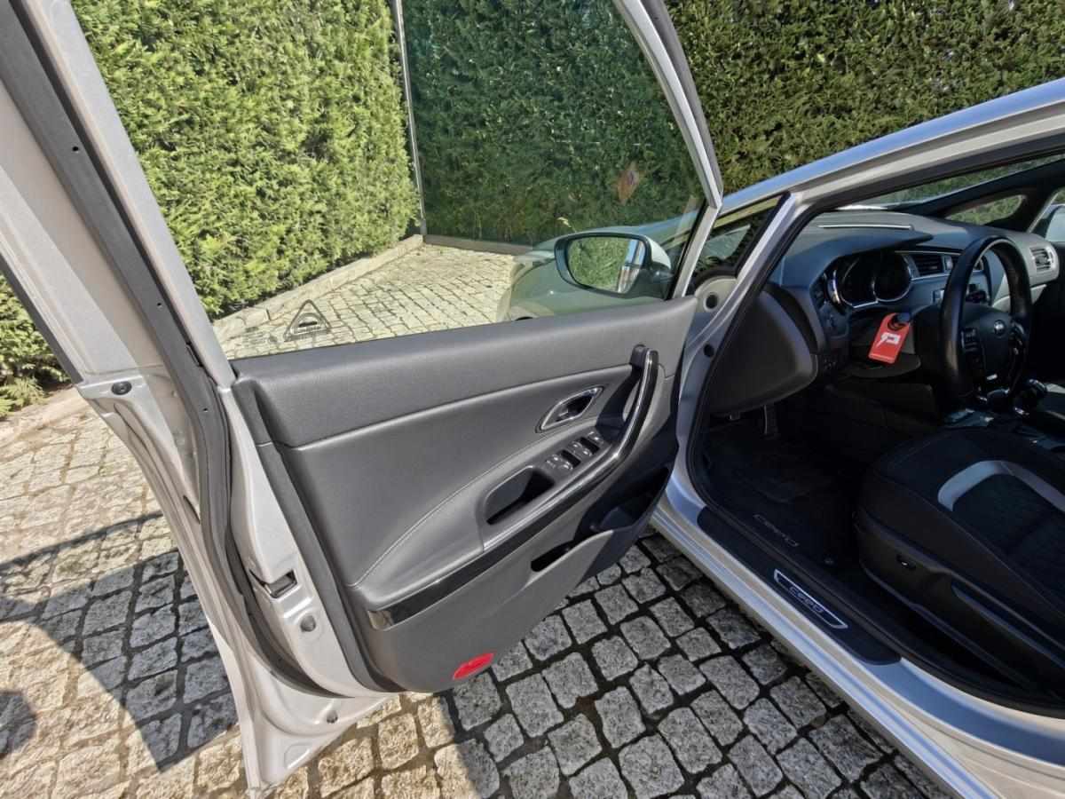 kia-ceed-sw-2016-diesel-1582cc