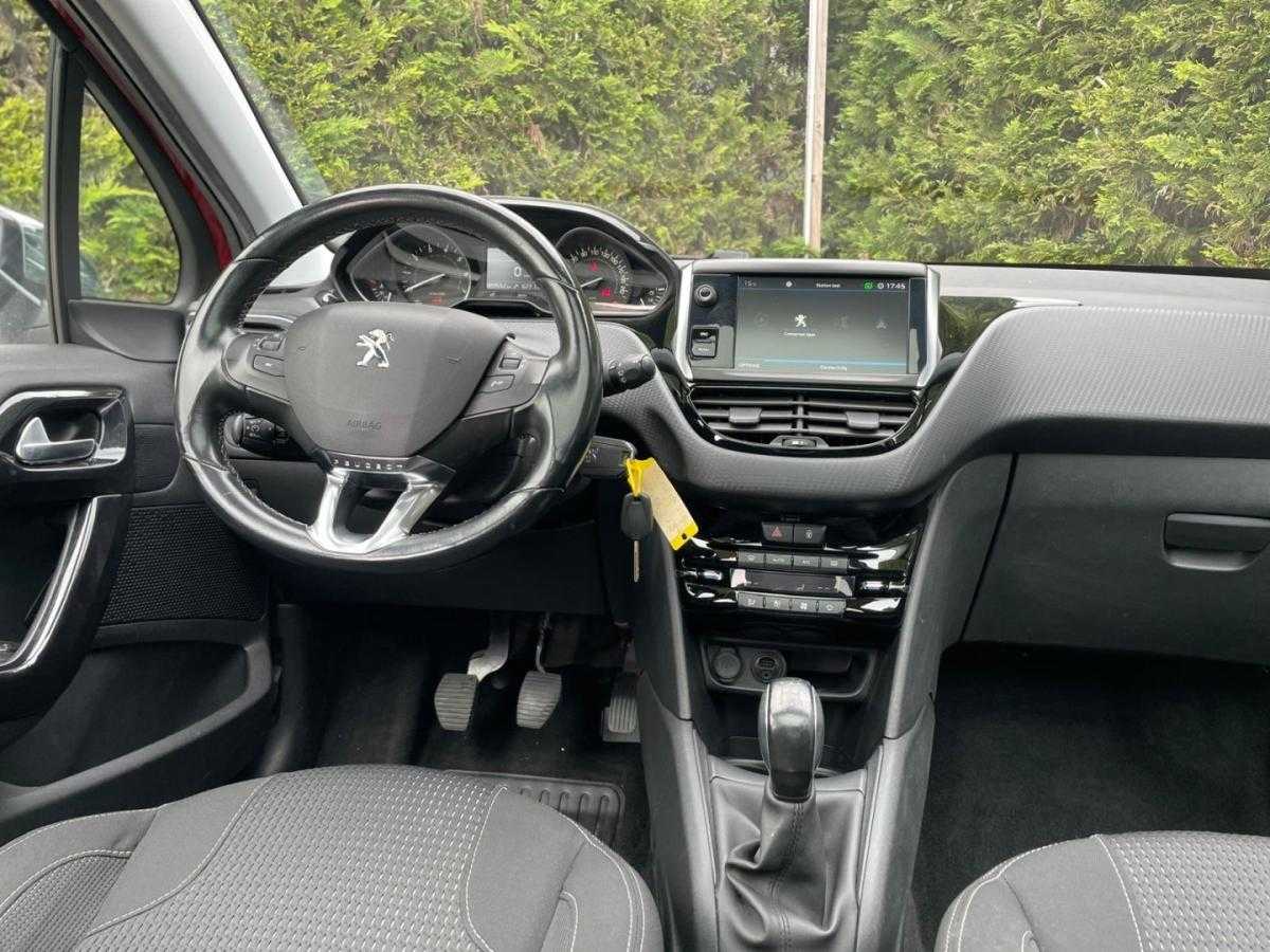 peugeot-208-2017-gasolina-1199cc