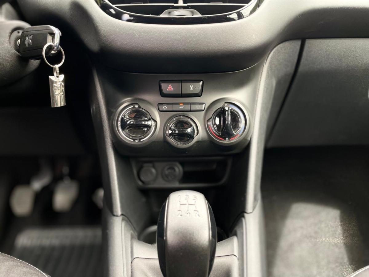 peugeot-208-2017-gasolina-1199cc