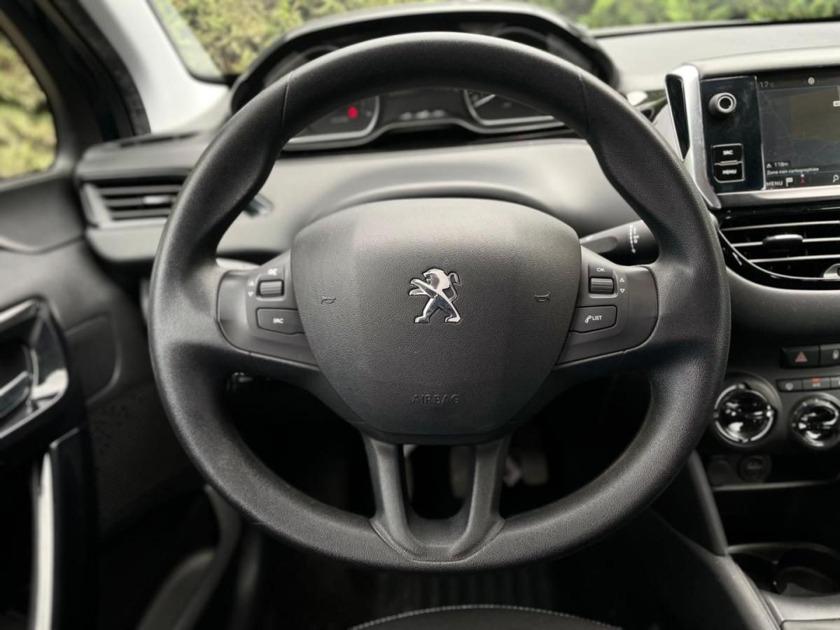 peugeot-208-2017-gasolina-1199cc