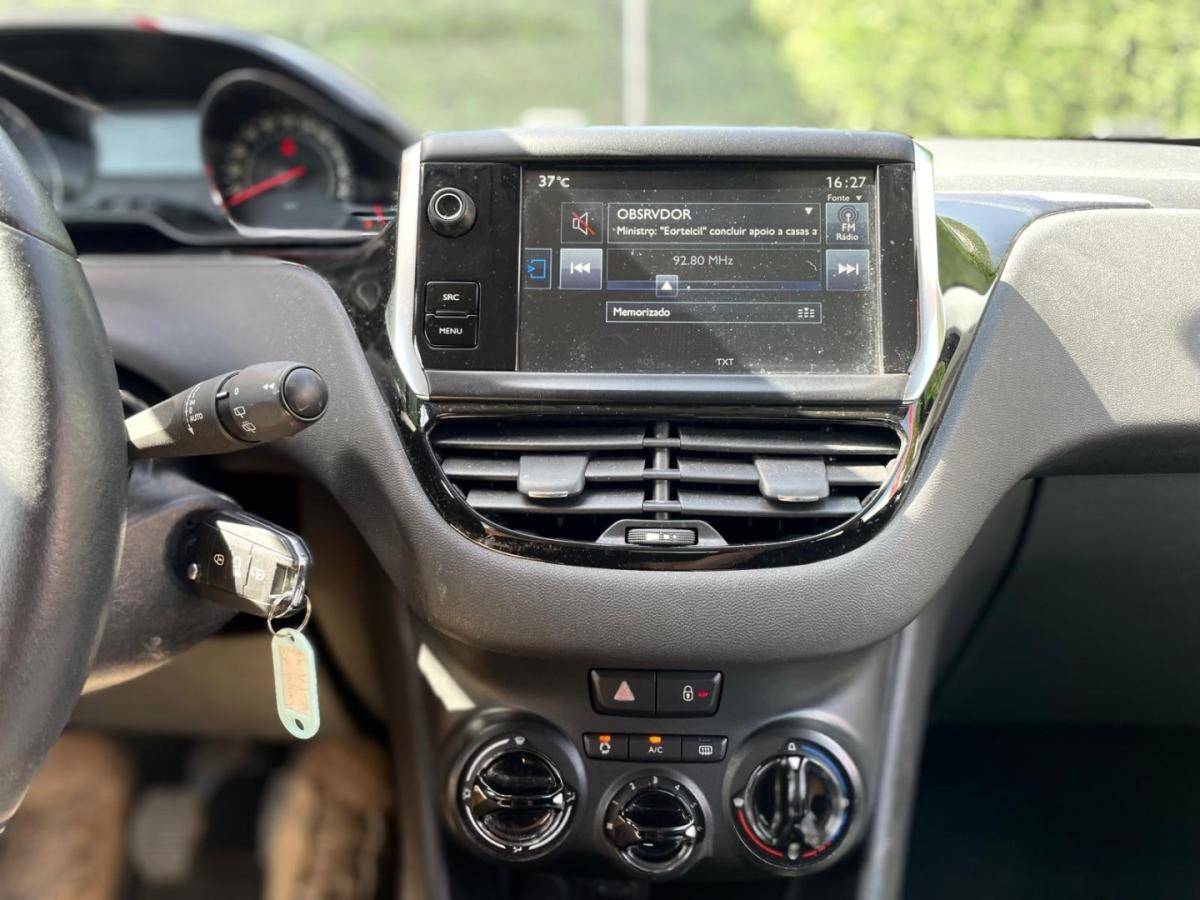 peugeot-208-2014-gasolina-1199cc