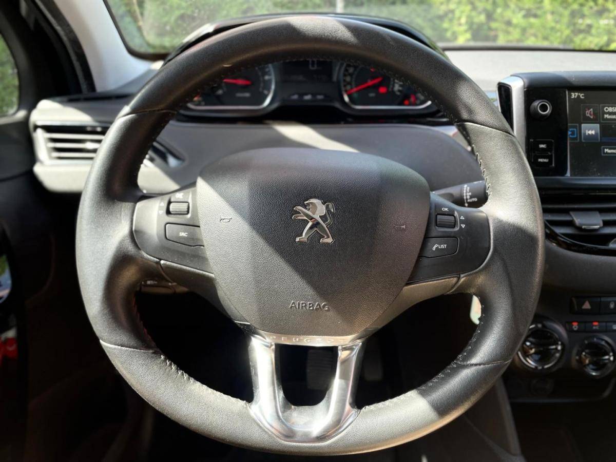 peugeot-208-2014-gasolina-1199cc