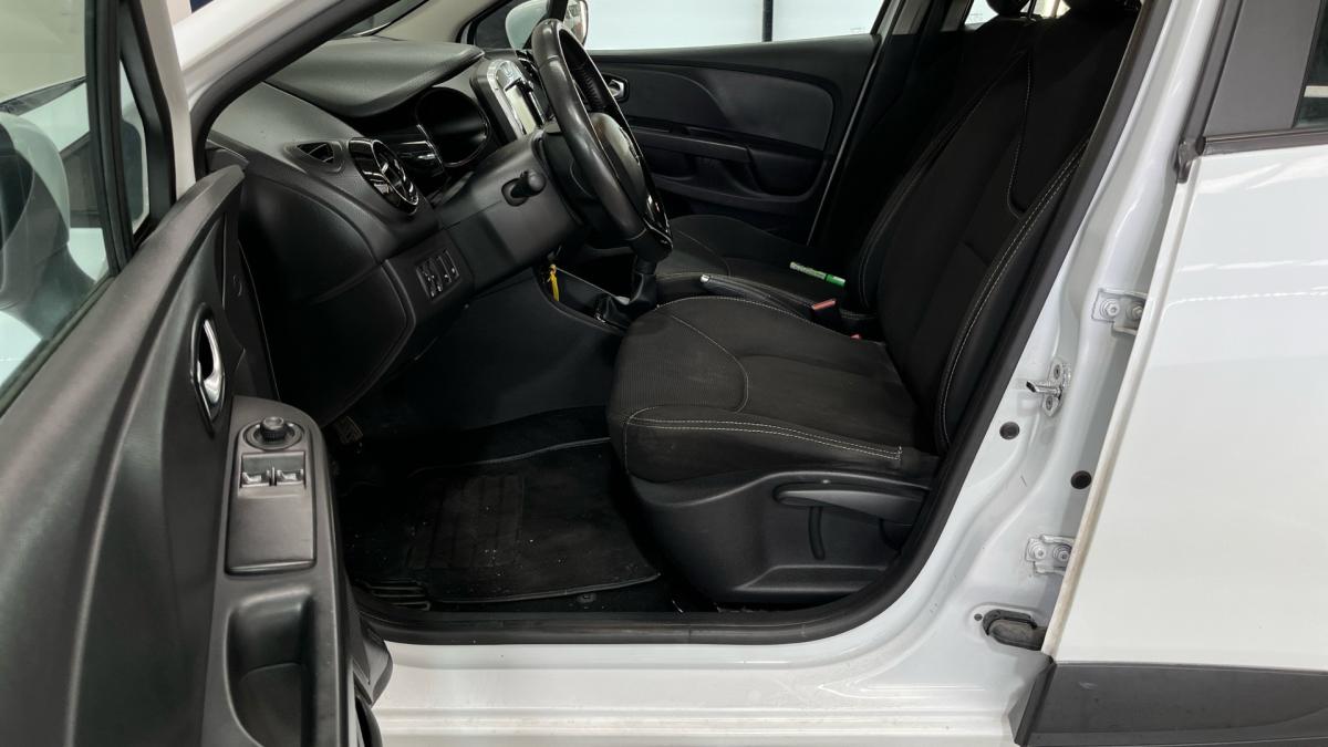 renault-clio-sport-tourer-2017-diesel-1461cc