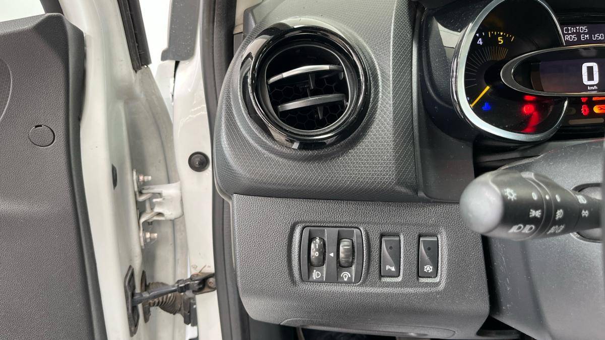 renault-clio-sport-tourer-2017-diesel-1461cc