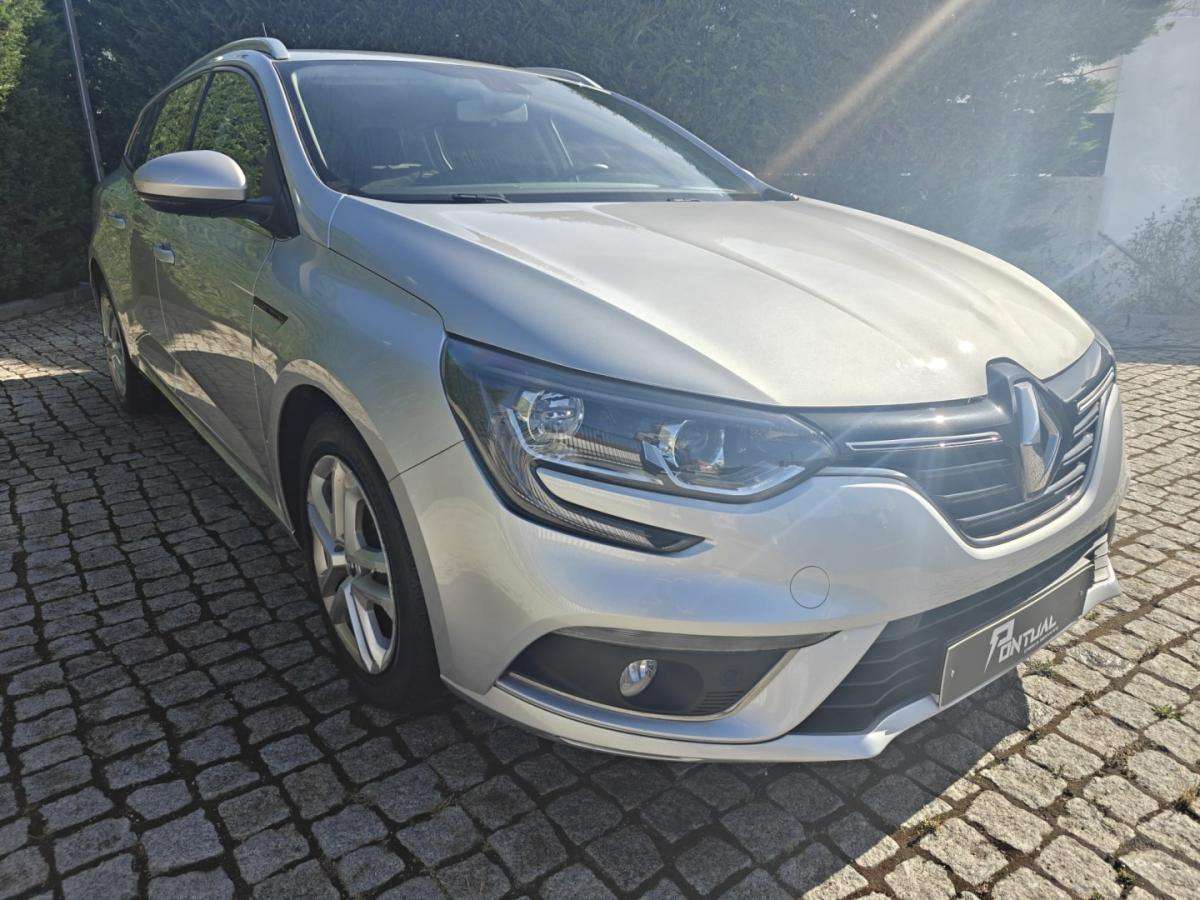 renault-megane-sport-tourer-2018-diesel-1461cc
