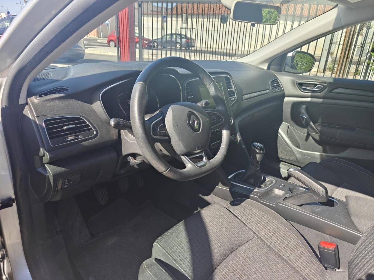renault-megane-sport-tourer-2018-diesel-1461cc