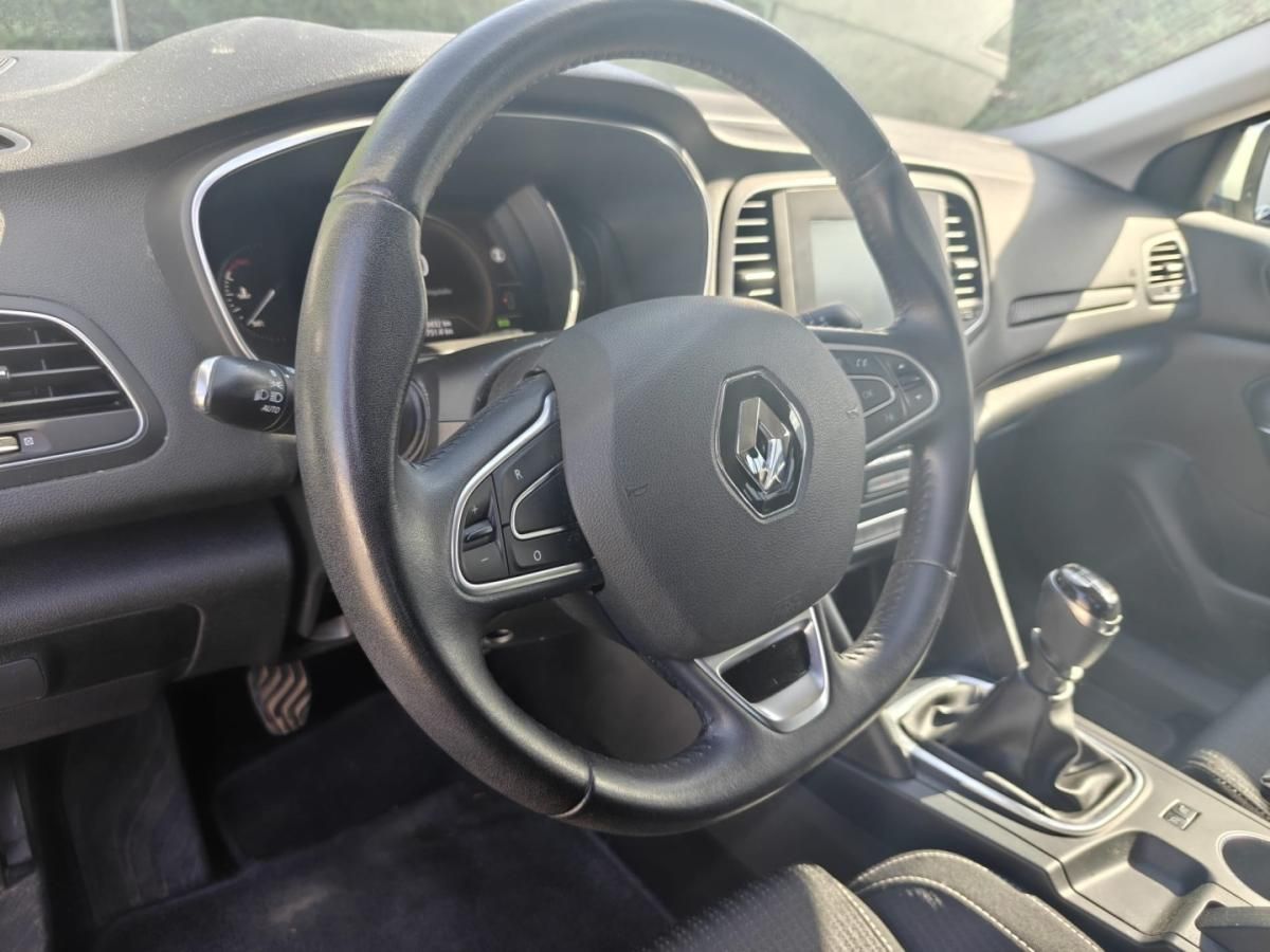 renault-megane-sport-tourer-2018-diesel-1461cc