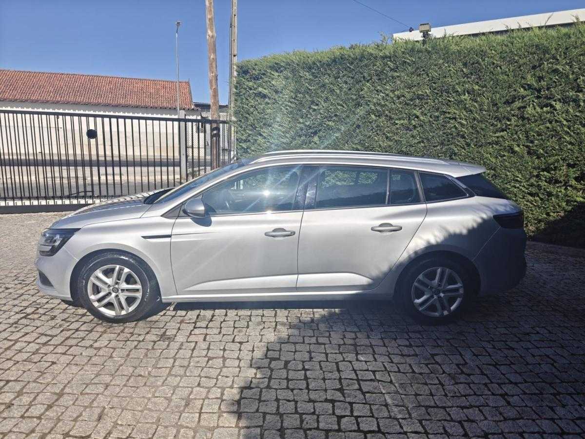 renault-megane-sport-tourer-2018-diesel-1461cc