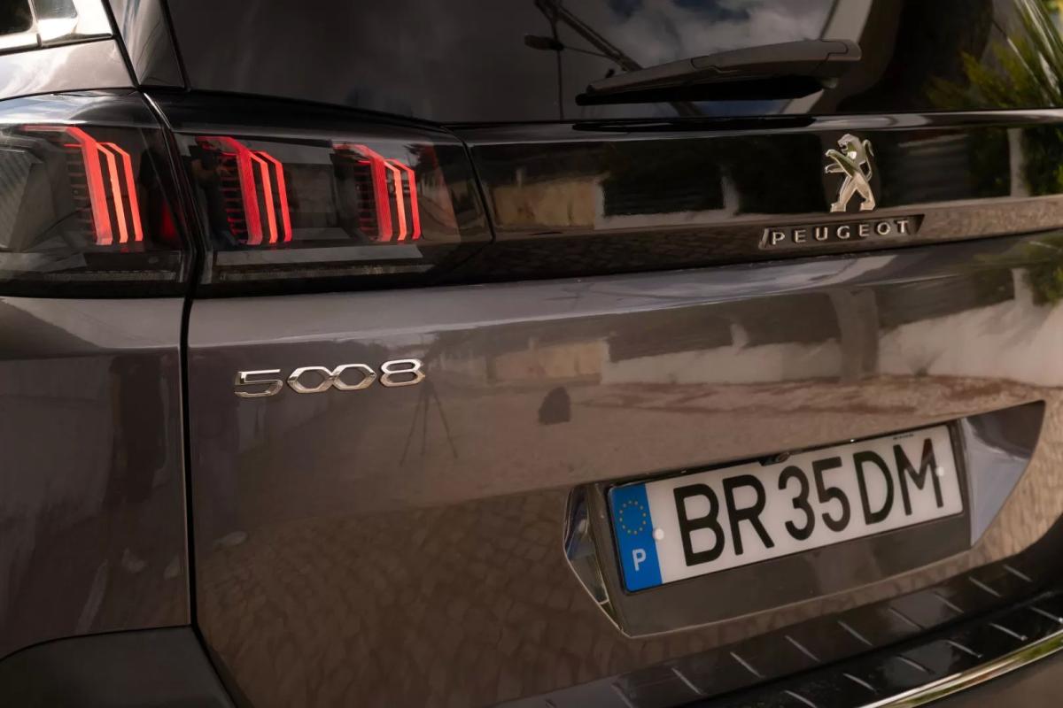 peugeot-5008-2022-diesel-1499cc