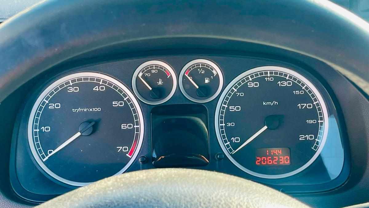 peugeot-307-1-6-2002-gasolina-1587cc