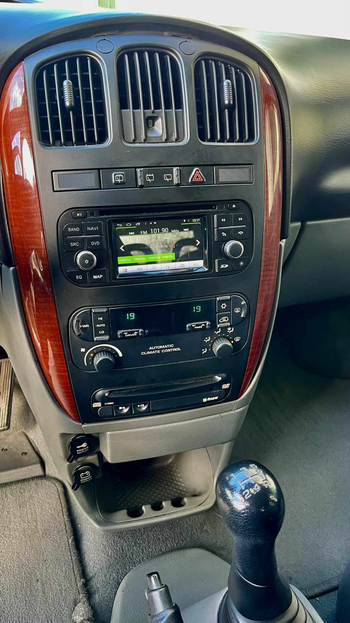 chrysler-voyager-2-8-2008-diesel-2776cc