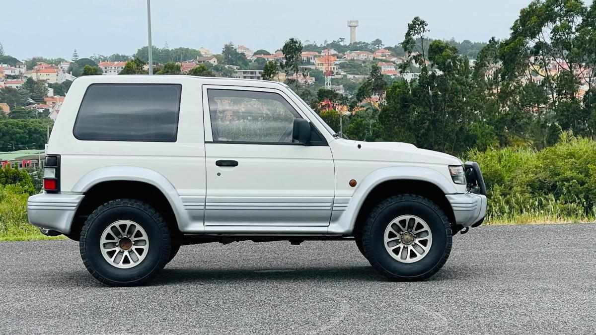mitsubishi-pajero-2-5-td-4wd-1993-diesel-2477cc