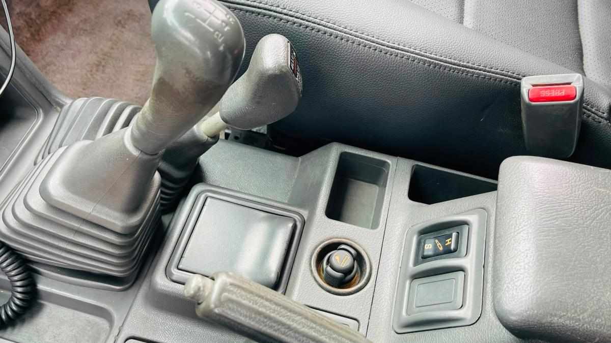 mitsubishi-pajero-2-5-td-4wd-1993-diesel-2477cc