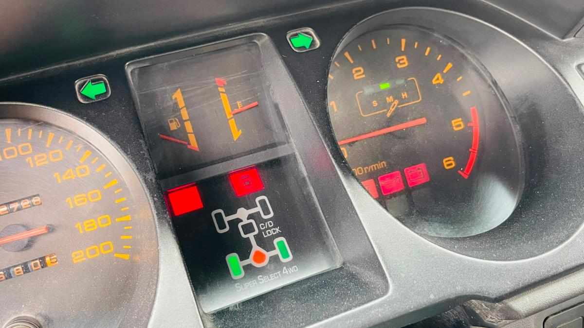 mitsubishi-pajero-2-5-td-4wd-1993-diesel-2477cc