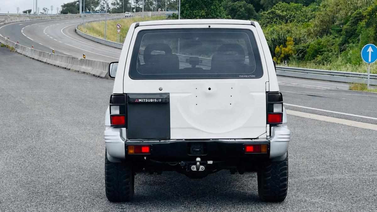 mitsubishi-pajero-2-5-td-4wd-1993-diesel-2477cc