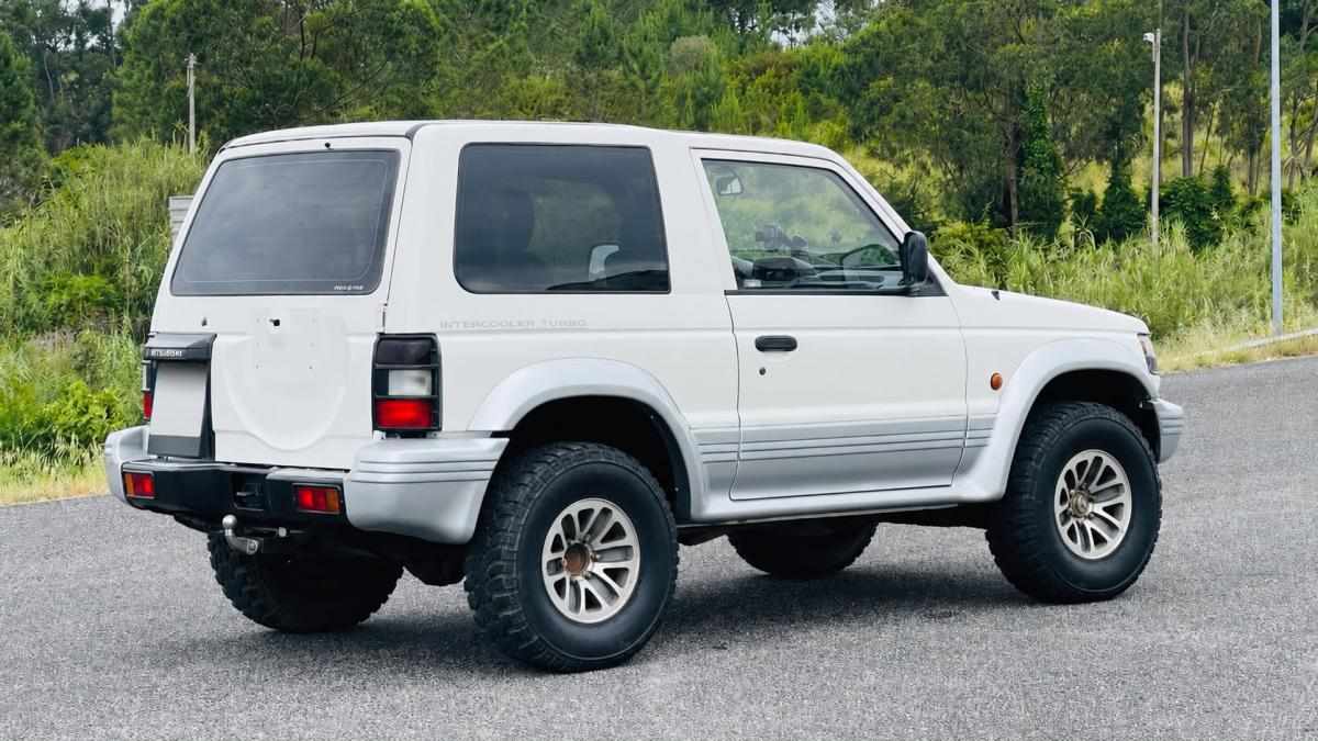 mitsubishi-pajero-2-5-td-4wd-1993-diesel-2477cc