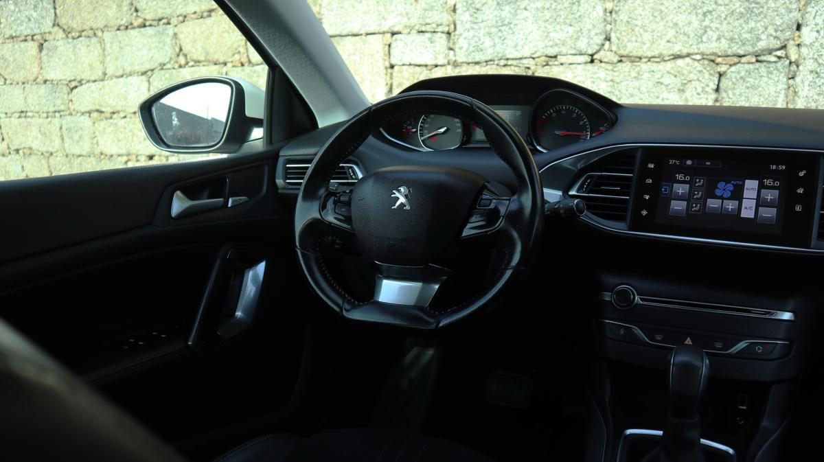 peugeot-308-2017-gasolina-1199cc