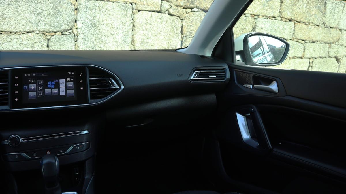 peugeot-308-2017-gasolina-1199cc