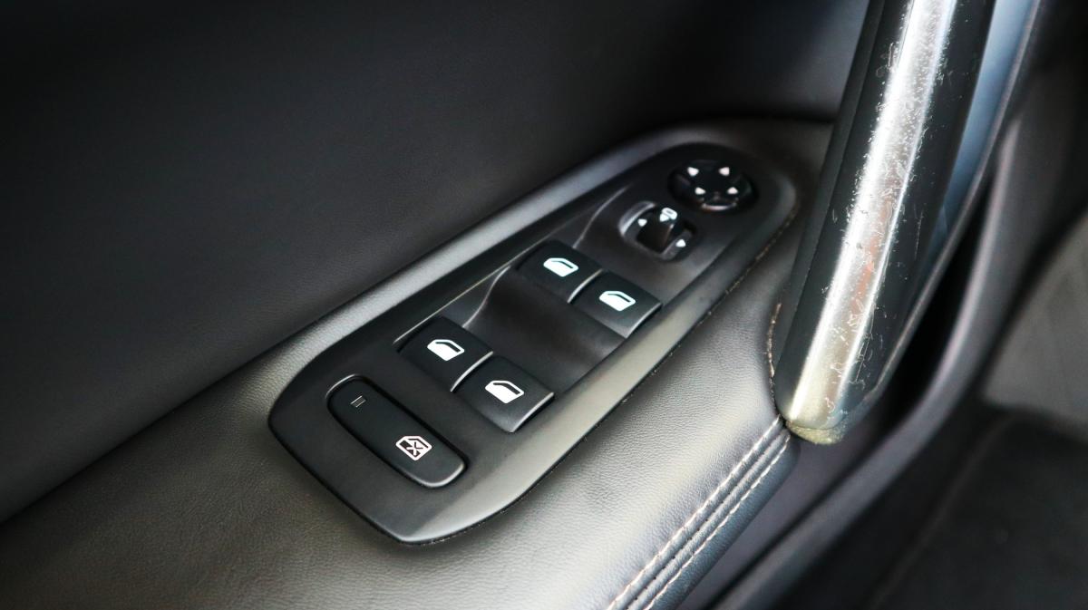 peugeot-308-2017-gasolina-1199cc