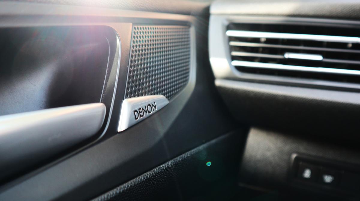 peugeot-308-2017-gasolina-1199cc