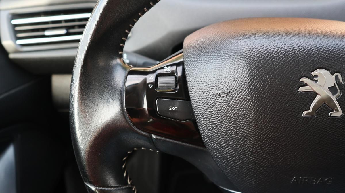 peugeot-308-2017-gasolina-1199cc