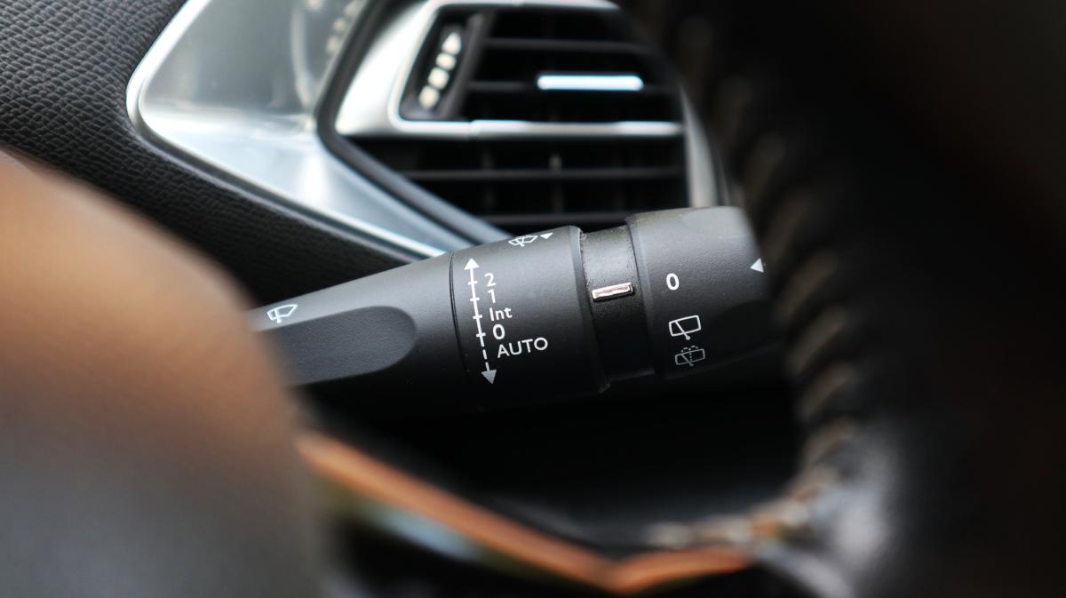 peugeot-308-2017-gasolina-1199cc
