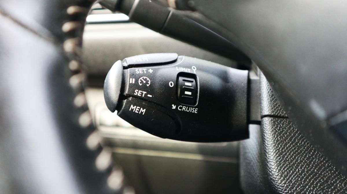 peugeot-308-2017-gasolina-1199cc