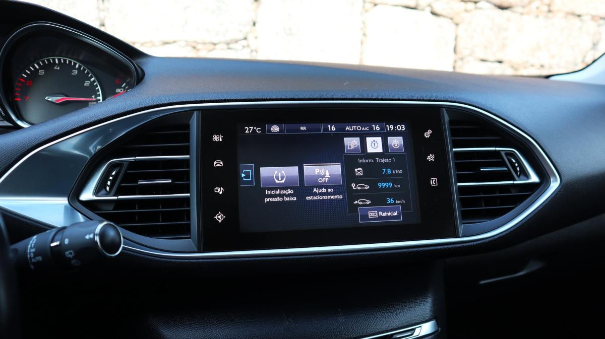 peugeot-308-2017-gasolina-1199cc