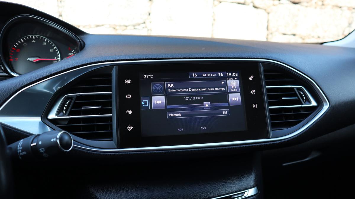 peugeot-308-2017-gasolina-1199cc