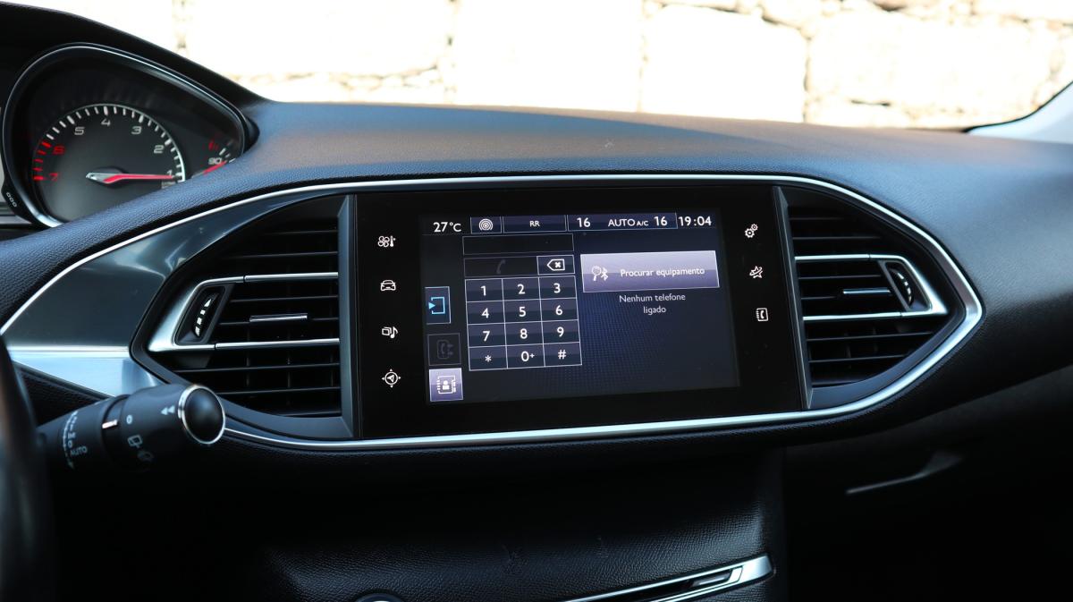 peugeot-308-2017-gasolina-1199cc