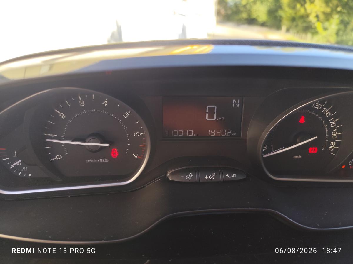 peugeot-208-2016-gasolina-1199cc