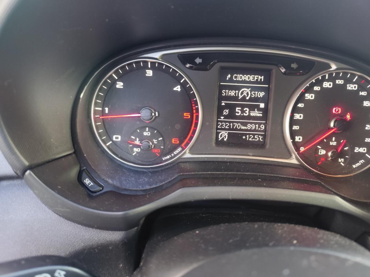 audi-a1-sportback-2012-diesel-1598cc
