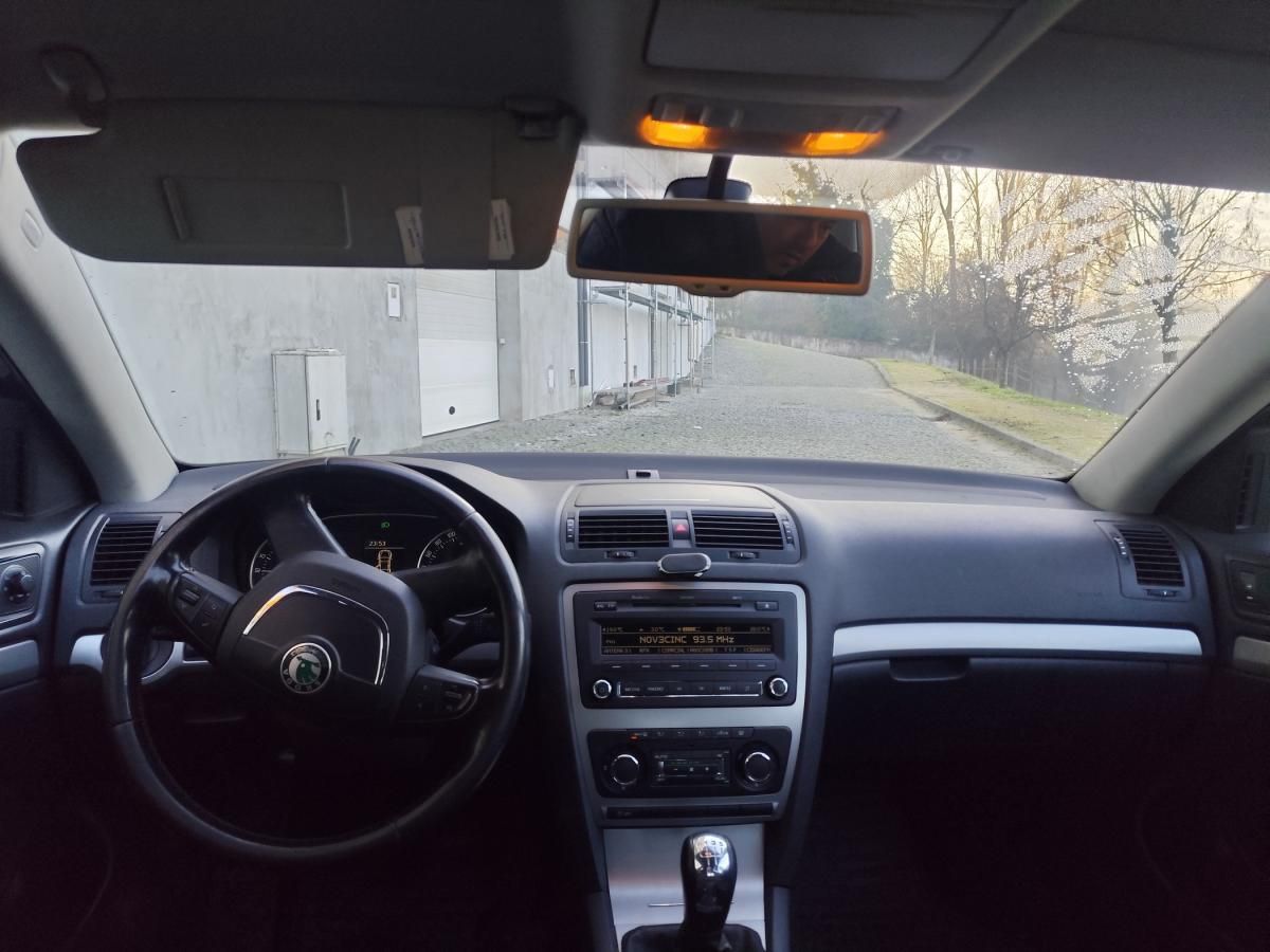 skoda-octavia-break-2010-diesel-1598cc
