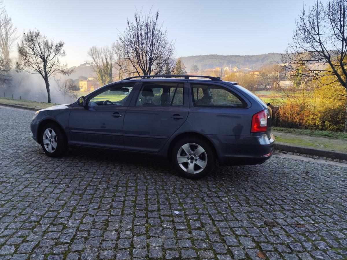 skoda-octavia-break-2010-diesel-1598cc