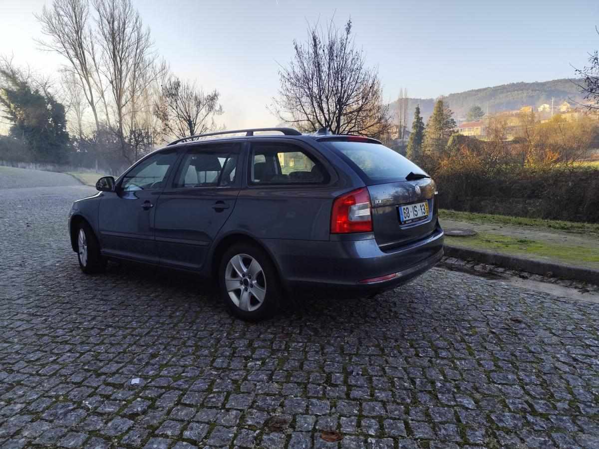 skoda-octavia-break-2010-diesel-1598cc