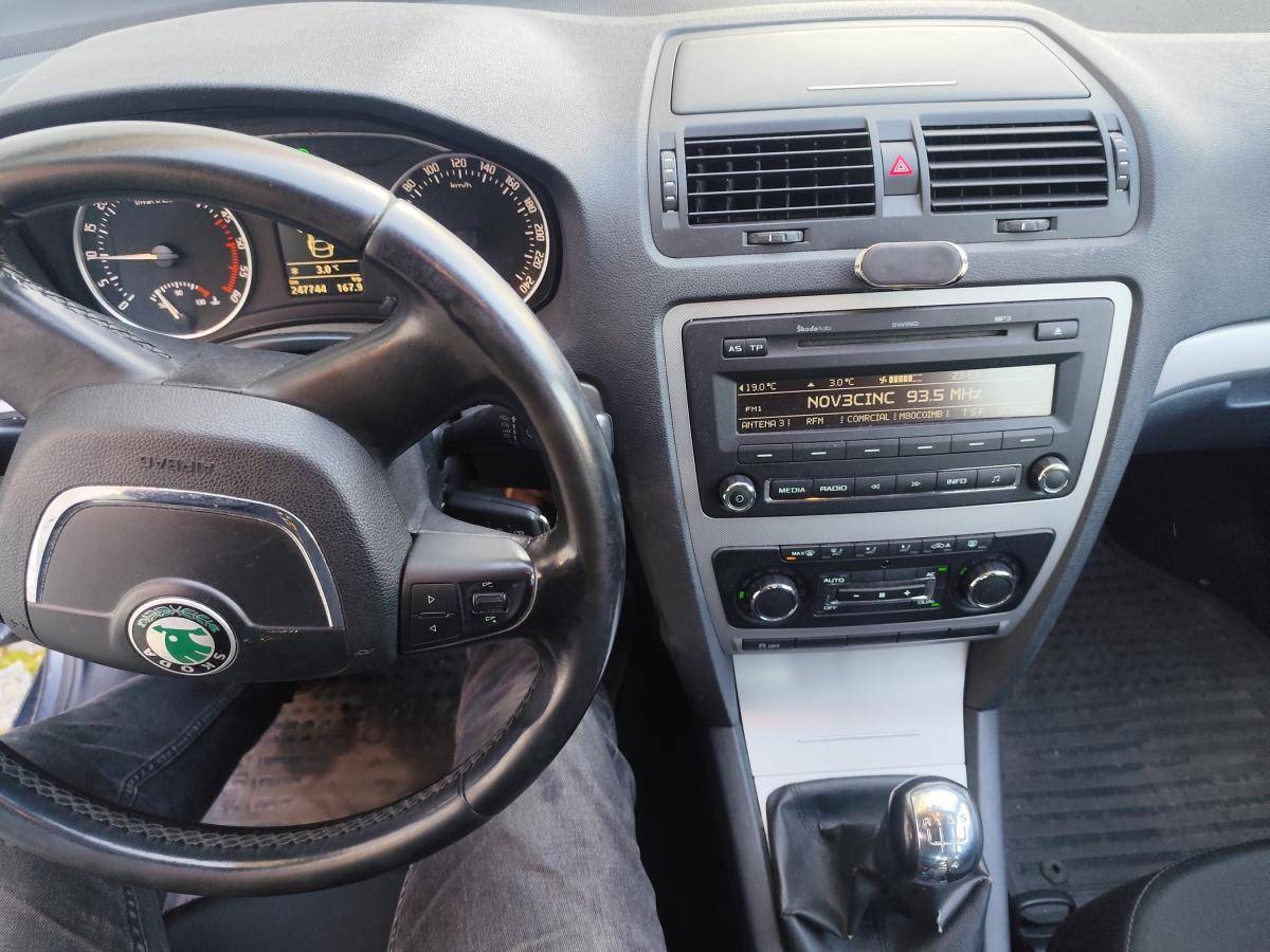 skoda-octavia-break-2010-diesel-1598cc