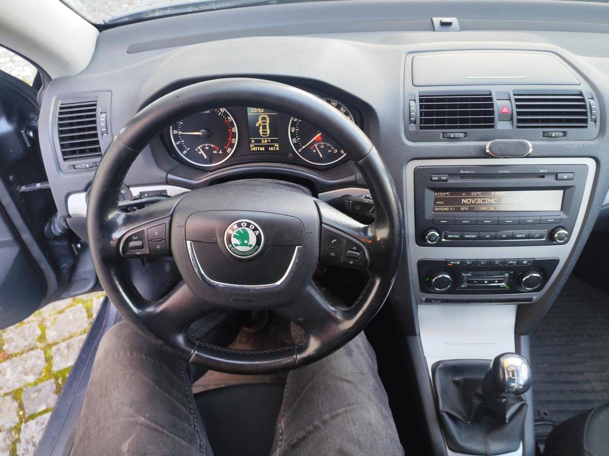 skoda-octavia-break-2010-diesel-1598cc