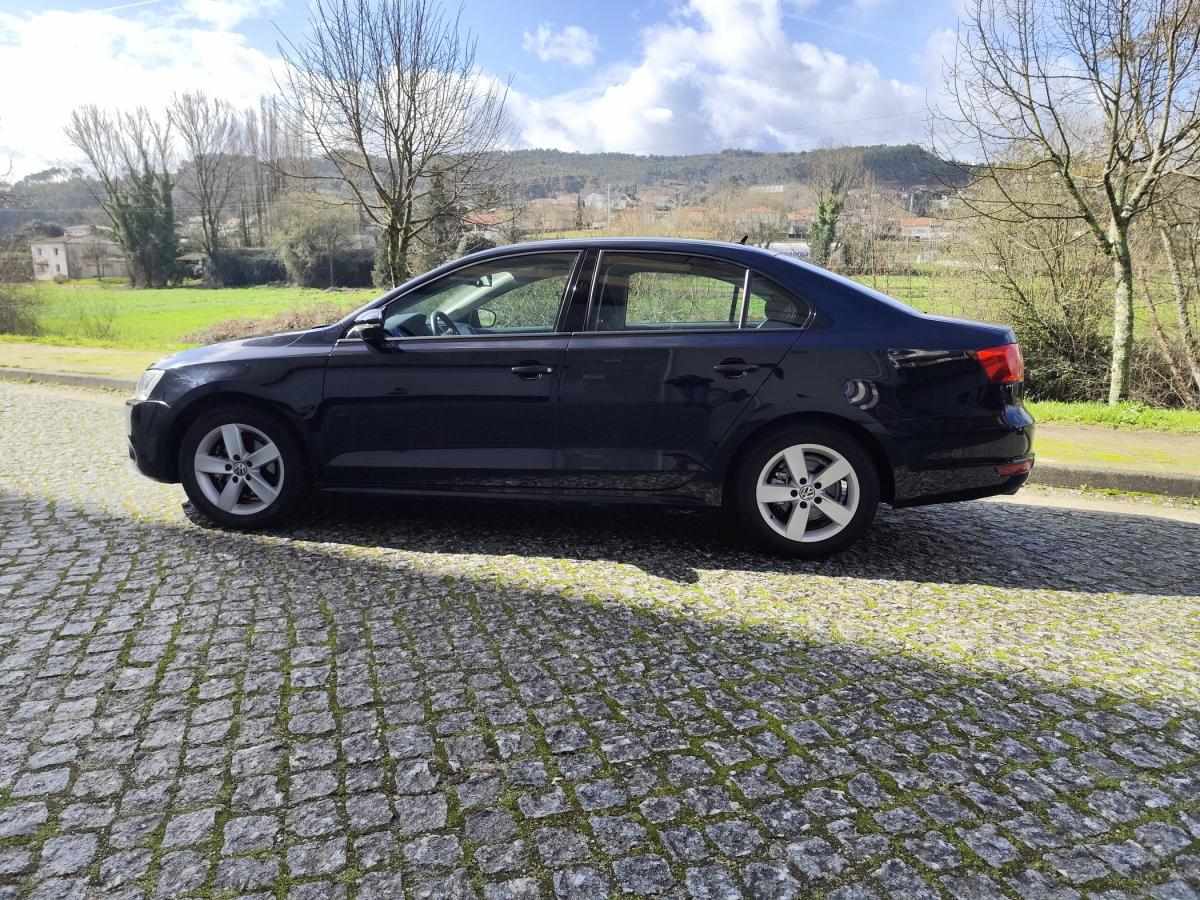 volkswagen-jetta-2011-diesel-1598cc