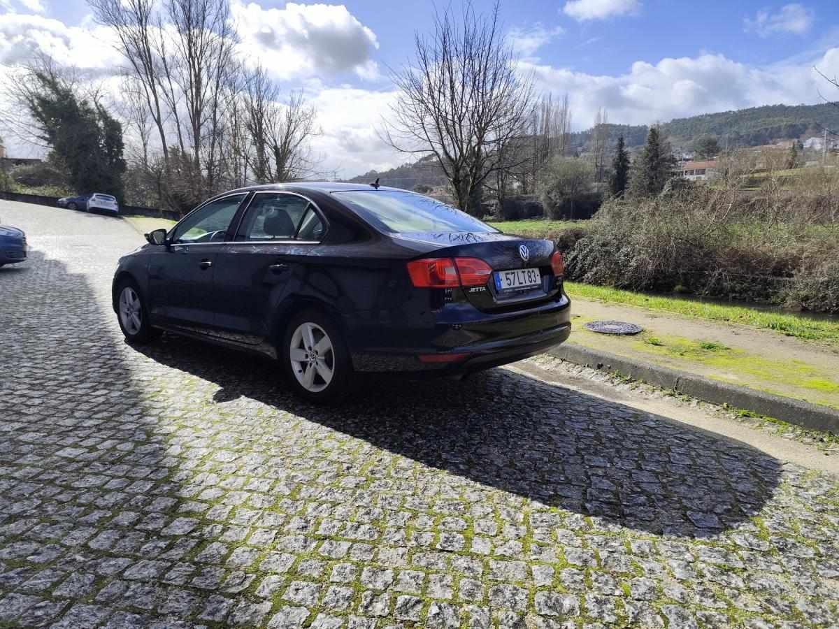 volkswagen-jetta-2011-diesel-1598cc