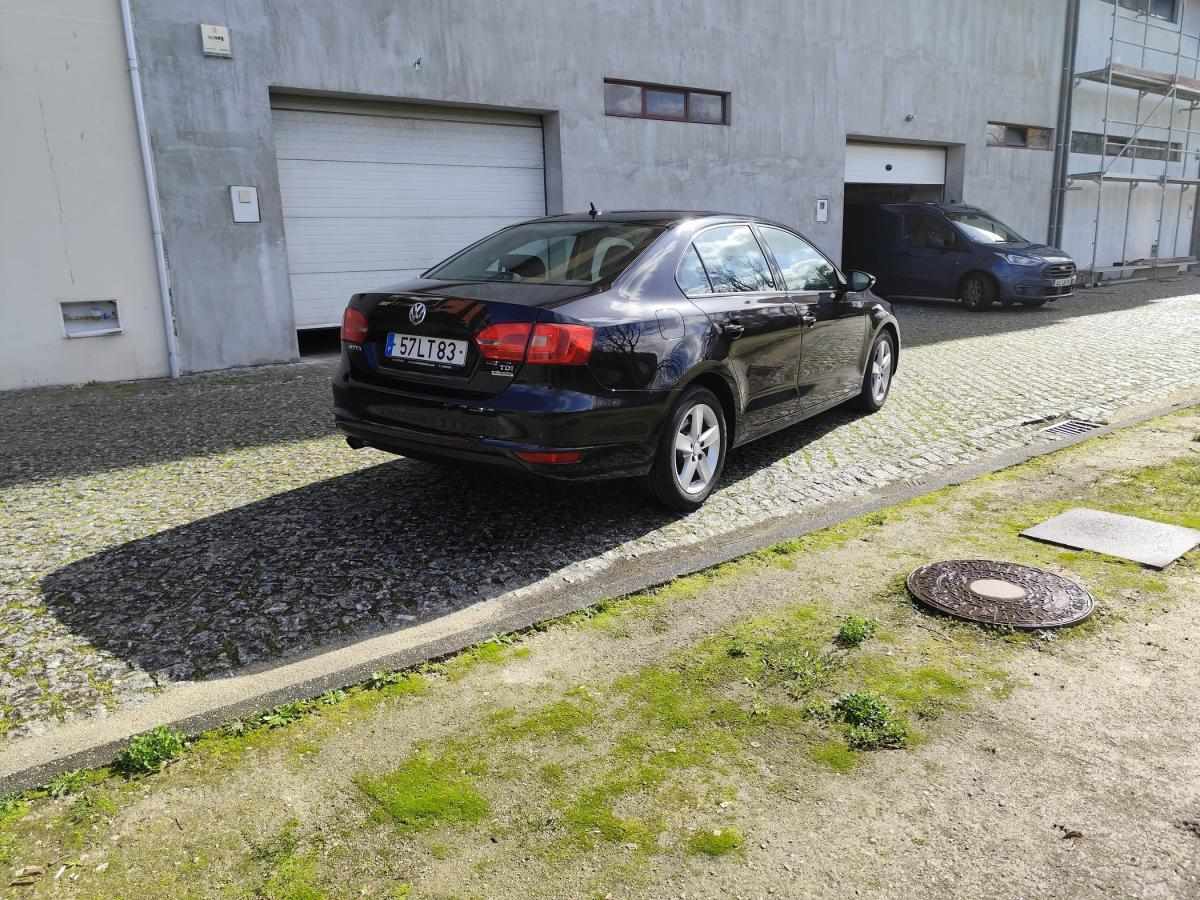 volkswagen-jetta-2011-diesel-1598cc