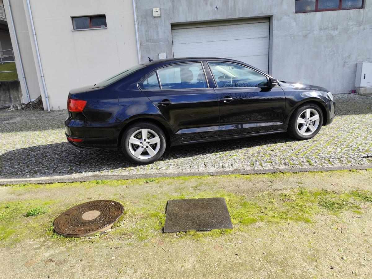 volkswagen-jetta-2011-diesel-1598cc