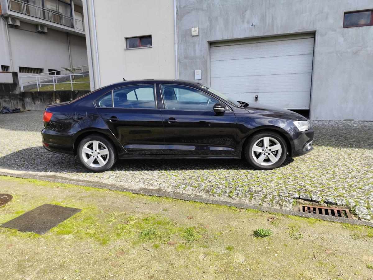 volkswagen-jetta-2011-diesel-1598cc