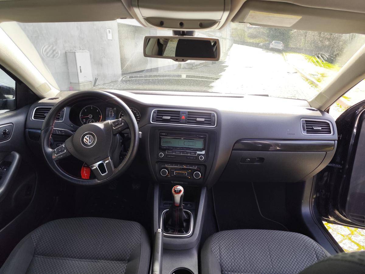 volkswagen-jetta-2011-diesel-1598cc